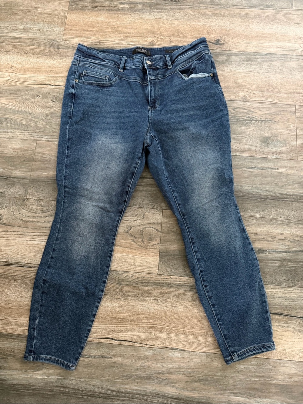 Judy Blue Medium Wash Skinny Jeans - Faded Blue